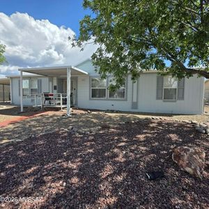 643 W Coachline Ln