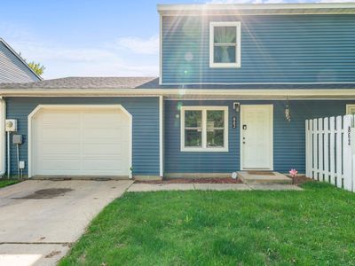 862 W Village Cir SE