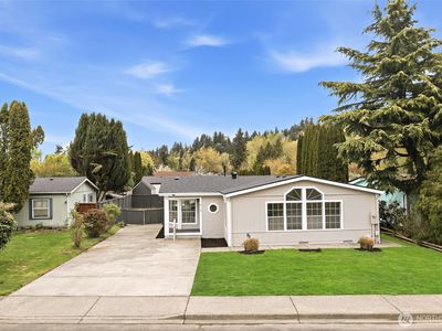 410 V Place SE