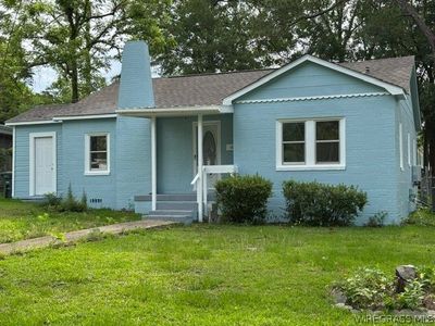 Property at 1011 Irwin St, Dothan, AL
