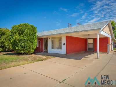 106 E Bonney St