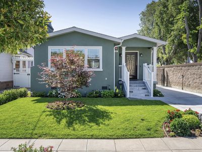 30 16th Ave