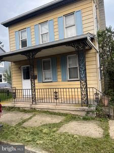 211 Maple Ave
