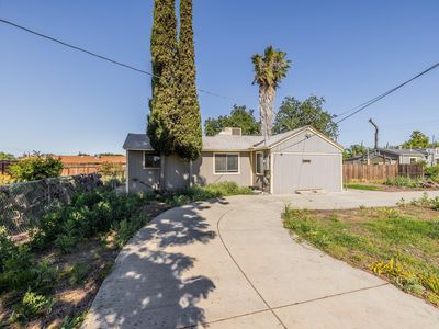 252 W Clover Rd