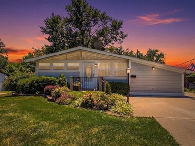 Property at 813 W Sheridan St, Olathe, KS