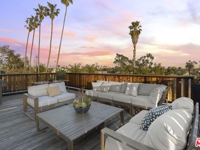 Property at 659 Broadway St, Venice, CA