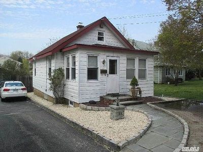 Property at 44 Perry Ave, Bayville, NY