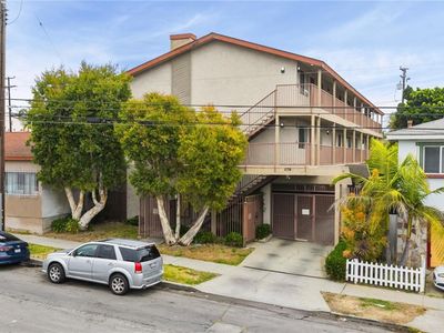 1776 Temple Ave