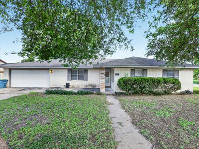 1011 E Hefferman