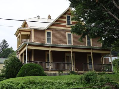 718 E Main St