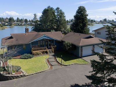 442 Mud Hen Loop SE