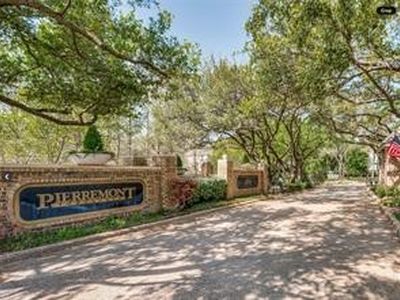 4122 La Place Dr