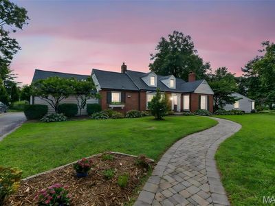 38 Tulip Dr
