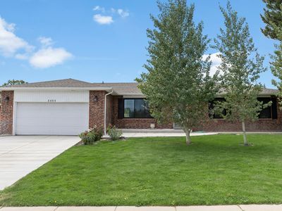 2451 W Tanya Ave