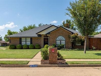 1612 Glacier Ln