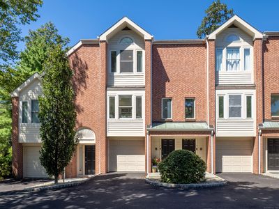 2 Pine Brook Lane #2
