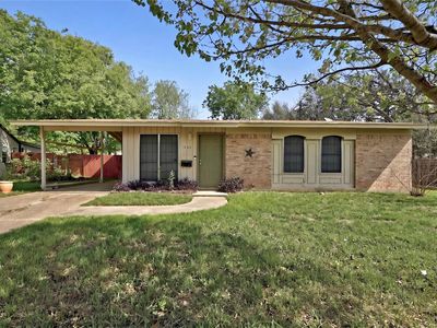 1402 Camelot Cir