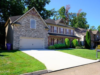 1111 Front Royal Ln