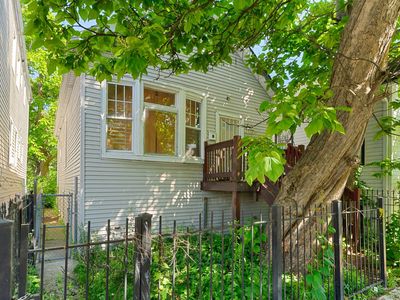 2922 E 78th Pl