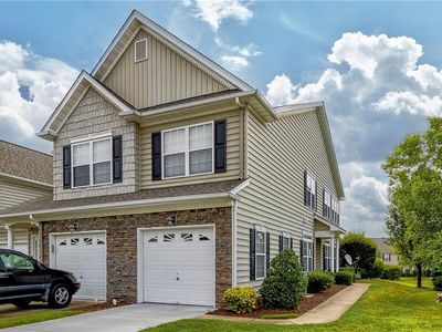 1600 Gunston Dr