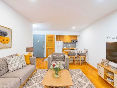 165 Elizabeth St APT 3R