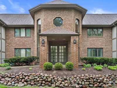 6565 North Green Bay AVENUE #101