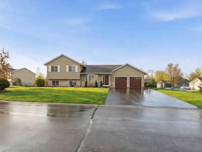 414 Maple Knoll Way NW