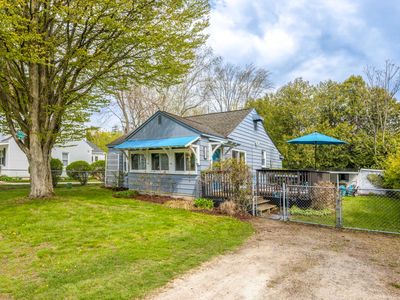 7353 Maple Rd