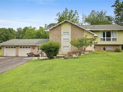 2371 Honeysuckle Rd