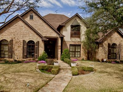 2 Woodland Creek Cir