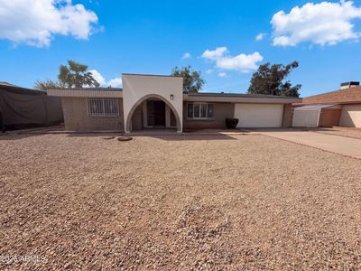 4427 W DAHLIA Drive