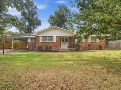8 Crestwood Dr