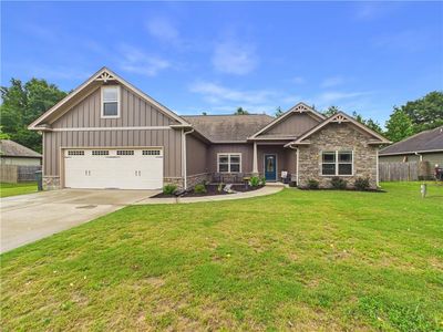 38 Winter Hawk Dr