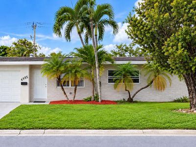 6985 NW 17TH Court
