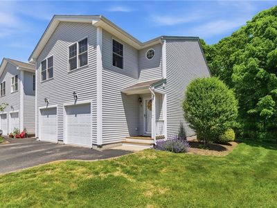 Property at 8 Susan Cir, South Kingstown, RI