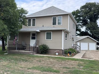 105 W 5th St