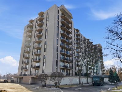 190 S Wood Dale Rd APT 208