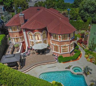 2 Euclid Rd