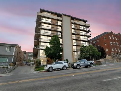 131 E 1st Ave APT 706