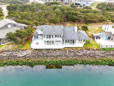 34 Salishan Loop