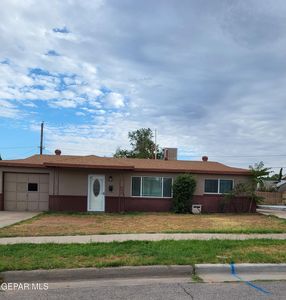 5028 Royal Dr