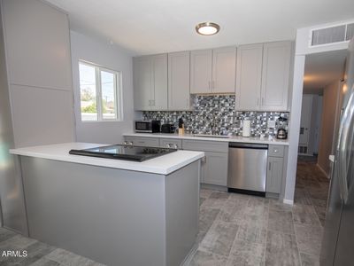 7414 E MORELAND Street