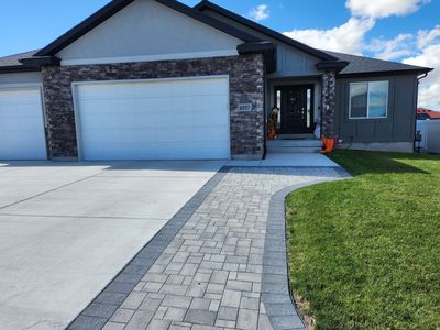1227 N 300 W