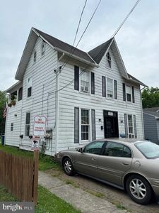 112 W Cecil Ave