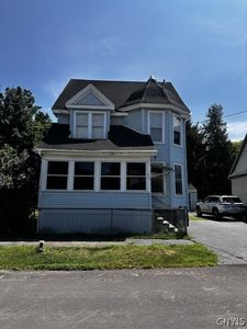 208 Clarence Ave