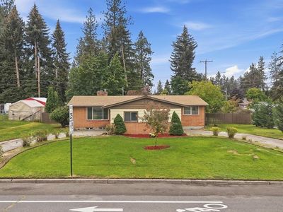 621 W Greta Ave