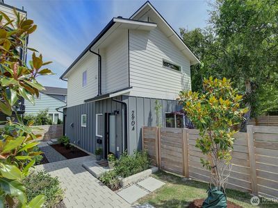 2904 W Bertona Street