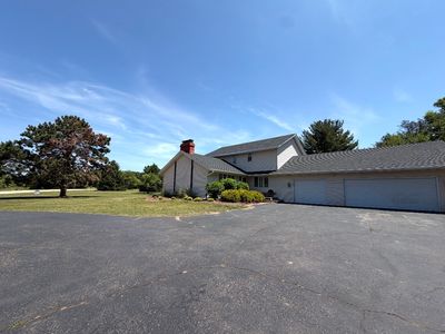 5009 Whispering Pine Cir