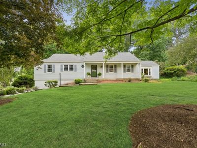 Property at 16 Fieldstone Dr, Morristown, NJ