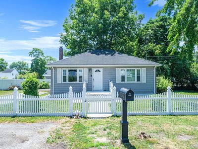 14 Pinelawn Avenue